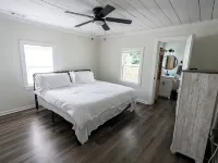 Pet-friendly home walking distance to Downtown Monroe Ξενοδοχεία στην πόλη Monroe