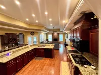 Spacious 5-bedroom house with AC, WiFi in charming Bluffton - 4-Star