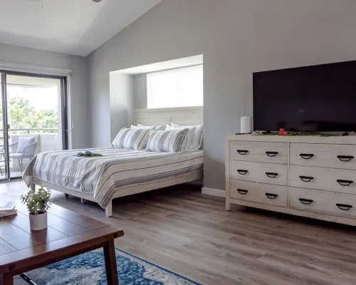 Newly remodeled Studio Condo across parking lot to Ocean Hotels in Sawgrass
