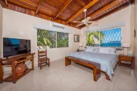 Tamarindo's Hidden Gem, Tropical oasis 3 BR Beachfront Home, with private pool. - สระว่ายน้ำส่วนตัว