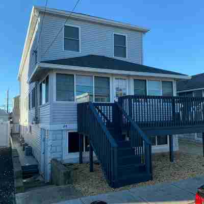 Cozy Beach Rental Hotel Exterior