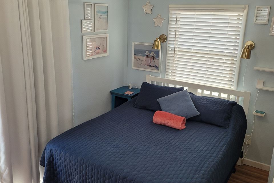 Photo 4 of 6