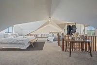 CloudDrift Villa - Romantic MountainTop Getaway with Spa, Sauna and Amazing View