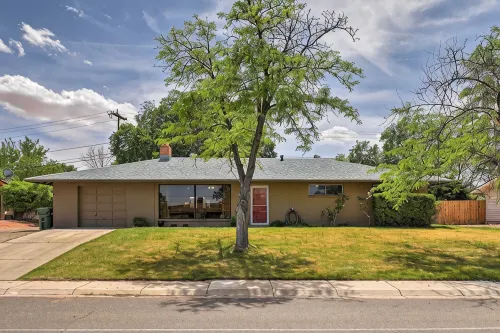 Renovated Open Floor Plan; Walk 2 Downtown & Shops - Holiday bungalows