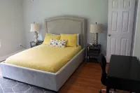 Spend Lake Daze at Lake Sinclair retreat w/ renovated basement and private dock! - 3성급