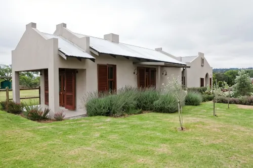 Ambers & Grace Guest Farm - parking
