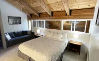 Easy walk to Canyon Lodge, private garage, EV charger. Great for families.