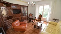 The house of Ambra, 100m. from beach, balconies-parking-wi-fi- A. C.- ascens -  Privatzimmer