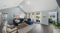 Family Dream Home, Arcade fun!, Huge Pool! 5 bedrooms, 3 baths - Bungalows
