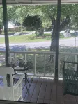 Black Mt home, minutes to downtown, fenced yard - 3성급