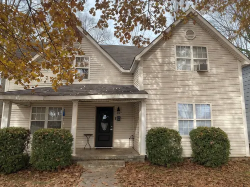 Cute Home in Downtown Florence - 4 BR, 2 BA, WiFi, Pet Friendly! - 3 ดาว