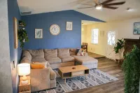 Broken Arrow Home -Cozy Design, Family Friendly - Boutique