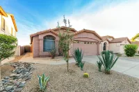 Spacious 4-bedroom house in amazing Phoenix with fitness room, WiFi Hotels in Desert View