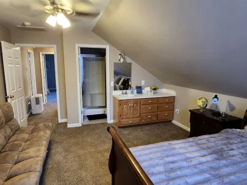 7. gorgeous creekfront lodge - 3つ星