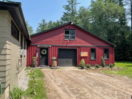 "Spacious Maine Retreat near Sunday River with Hot Tub, Fire Pit & Pet-Friendly! - Wifi