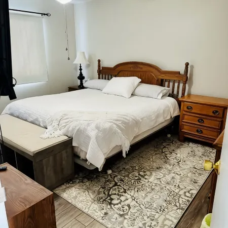 Cozy house in Indian River. Walking distance to Burt Lake and the public Beach.