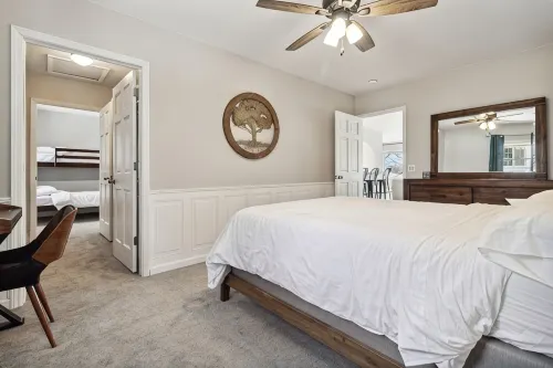 Amazing lake views for the perfect family getaway at the Lake Thirteen Retreat! - 3-Star