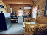 Lemhi Shoshone Cabin, Greyhouse Vacation Rentals - Chalets