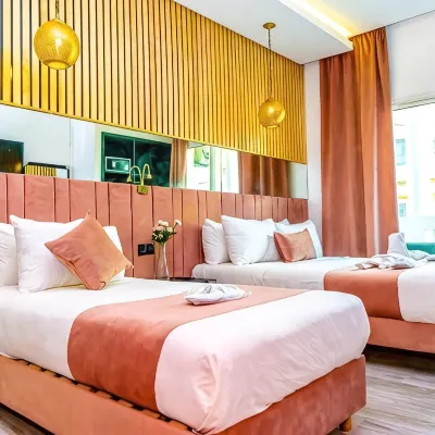 Hotel les Ambassadeurs Các khách sạn gần Chợ Trung tâm