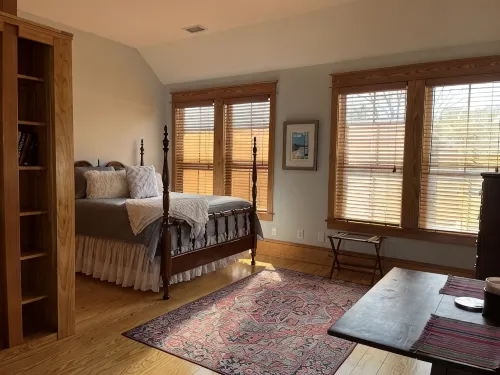 Downtown Manteo Studio - 12 minutes to OBX beaches! - balcony