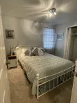Artist Retreat, ranch home just minutes from downtown Anchorage. - Wifi
