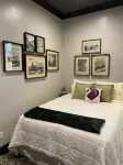1890 Graystone Cottage behind Historic Home short walk to Downtown & Whiskey Row - 4-Star
