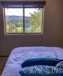 WOW! 4BR Cabin w/ EPIC Lake Views, Hot Tub, Lake Access. Arcade Games. Pets OK - Balcony