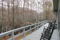 Waterfront 5 Bedroom - Homestays