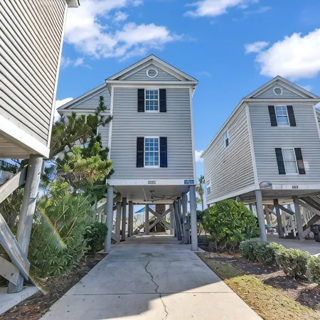 "Siren's Song" Oceanfront Beach House w/pool