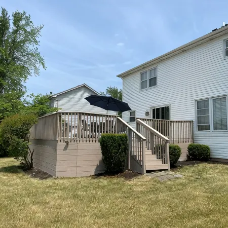 Modern, Spacious, & Convenient 4 BR/3.5 BA Home minutes from golf & shopping