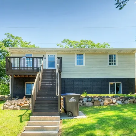 "The Hay Loft" - Hot Tub - Game Room - Fire Pit - Office - Family FUN