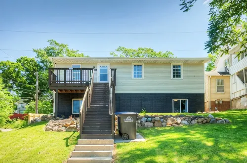 "The Hay Loft" - Hot Tub - Game Room - Fire Pit - Office - Family FUN - บังกะโล