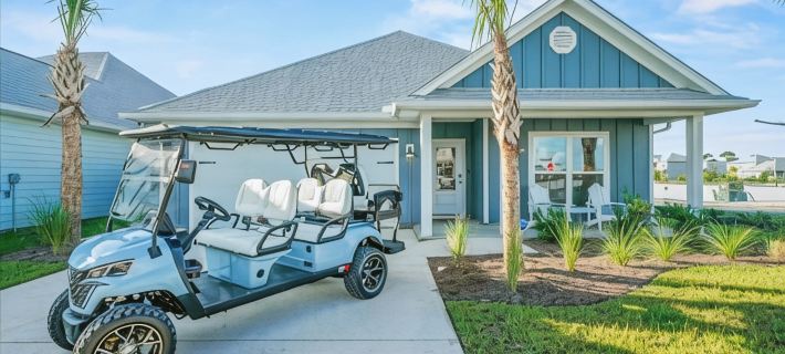 Coastal Home- Walk,Bike, Golf Cart 2 Pools & Beach. Close 2 Shops & Pickleball! Hotels in Gulf County