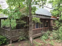 Cabins at Brush Creek Mtn-Bear Den - balcony