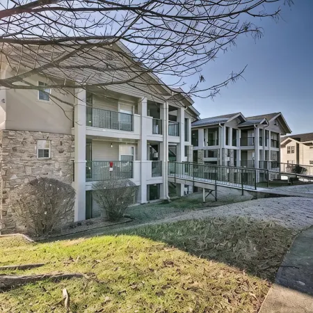 Family-Friendly Branson Condo w/ Outdoor Pool!