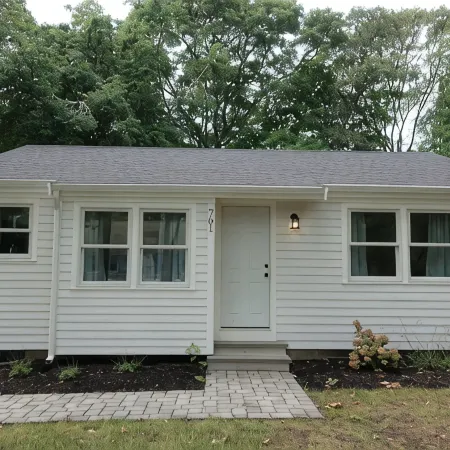 The Heart of Cape Cod - 3 bed  2 bath Hyannis Cottage