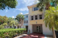 Relaxing Spacious Vacation Home: Amazing Oceanside Pools, Jacuzzi, WiFi, & More - Badekar