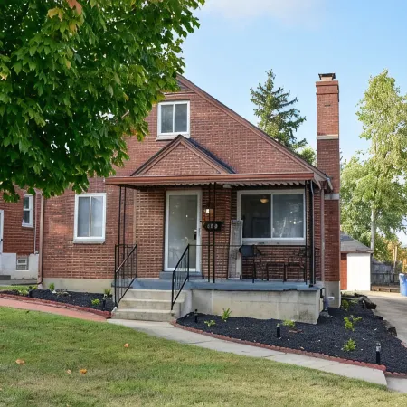 THELUXA HOME NEAR WRIGHT PAT, MIAMI VALLEY, UD, WRIGHT STATE UNIVERSITY, ETC..
