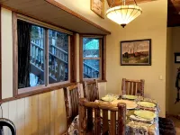 Peaceful Cozy Cabin Amongst the Trees with View of Lake Arrowhead - Chalets