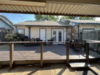 Serenity in Heart of DFW w/ PRIVATE parking & KING Bed ⭑ Min. from DFW Airport + - 3 stjerner
