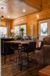 SummerFun! Pets, Indoor Pool, Fire Pit, Hot Tub, Foosball/Air Hockey, Dollywood! - مسبح خاص