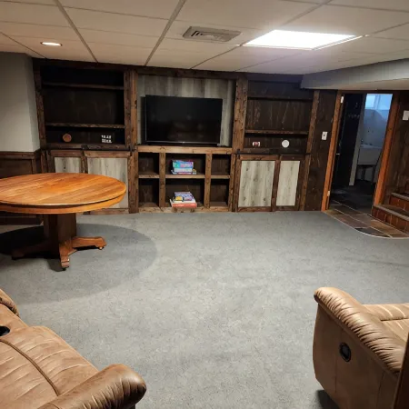 Beautiful 5 bedroom home only minutes from UIUC