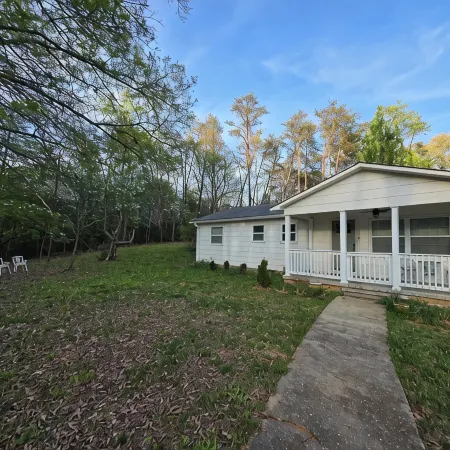 Charming Mountain Retreat with Fire Pit, Fenced Yard, Scenic Views, and Privacy.