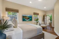 Celebrity Home Across the Street From Beach! Pool With Slide, Pickleball, Gym! - 3 stjerner