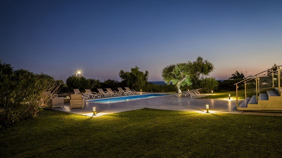 SUPERB LOCATION Luxury 5 bed villa, pool, sea view, beach / restaurants close by