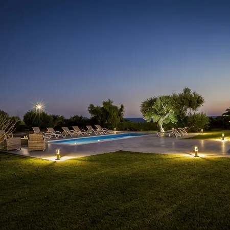 SUPERB LOCATION Luxury 5 bed villa, pool, sea view, beach / restaurants close by