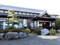 Minshuku Shiroyama - parking