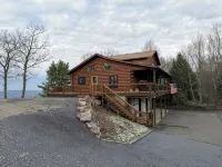 Sugarloaf Summit - Breathtaking views of the valley below. Ski, Knoebels & more - Balcony