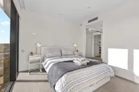 Captivating Convenience! 1Bed/1Bath/1Car/Views - Pools