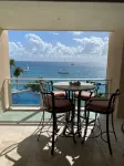 The Cliff, Oceanfront, Infinity Pool. under Renovation August Entire Living Area - 4 stjerner